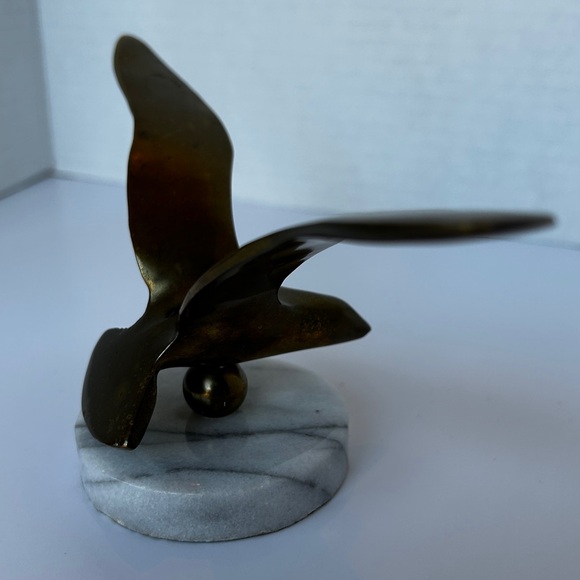 Vintage Brass Seagull in Flight with Marble Base - Picture 9 of 12